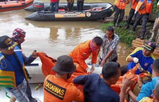 2021-05-14-2-pemudik-asal-riau-yang-nekat-lewat-sungai-ditemukan-tewas-1-dalam-pencarian_copy_800x512