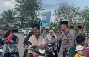 Satlantas Polres Siak Tebar Berkah Ramadan dengan Takjil dan Edukasi Lalu Lintas